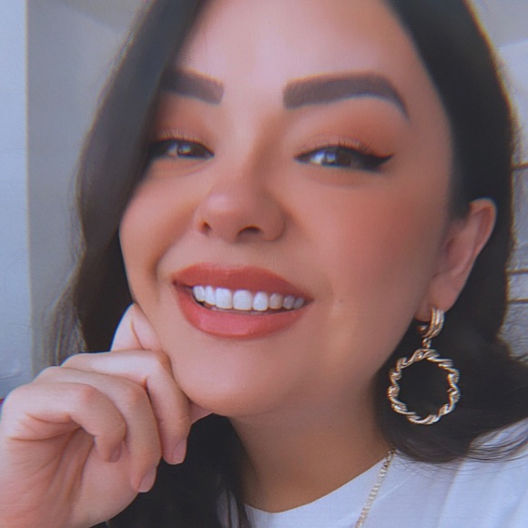 Tula Gold Hoop‎ Earrings - Picture 3 of 4